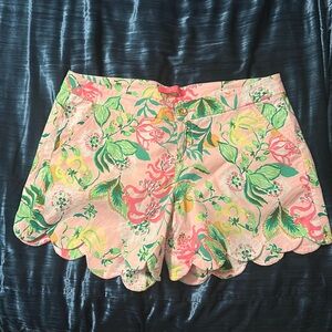 Lilly Pulitzer Via Amore buttercup short 8